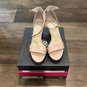 Size 9.5 M Vince Comuto heeled sandals